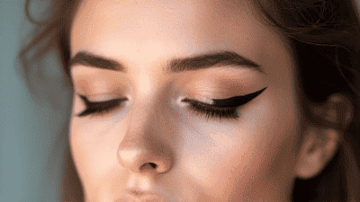 Winged Eyeliner 101: Perfecting Your Cat Eye Technique
